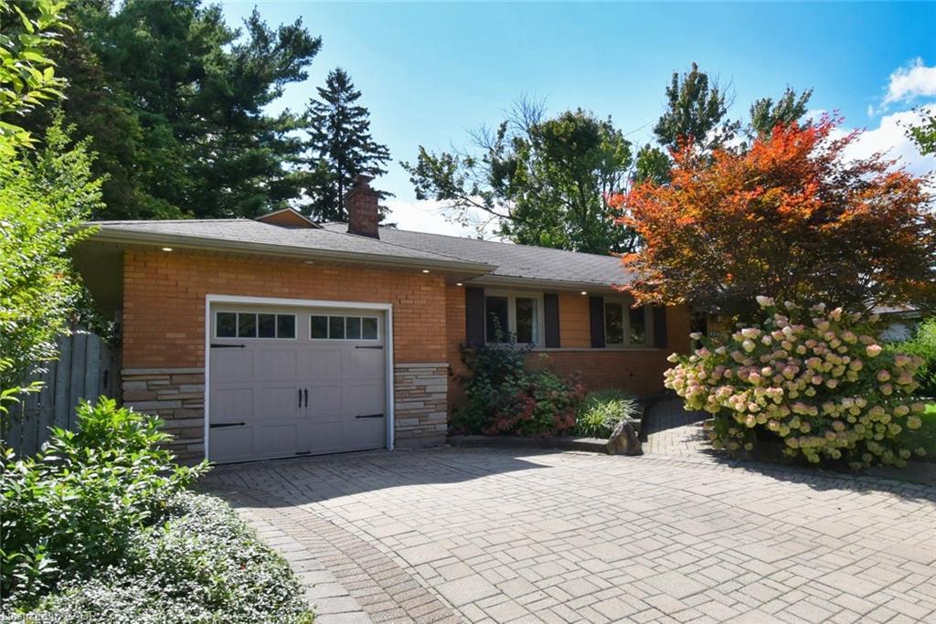 454 Evergreen Ave, Hamilton, ON L9G 2P8