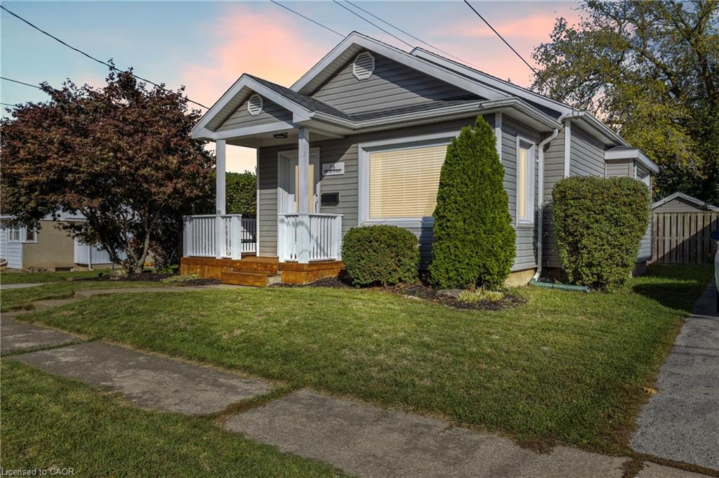 28 Chelsea St, St. Catharines, ON L2P 3B8