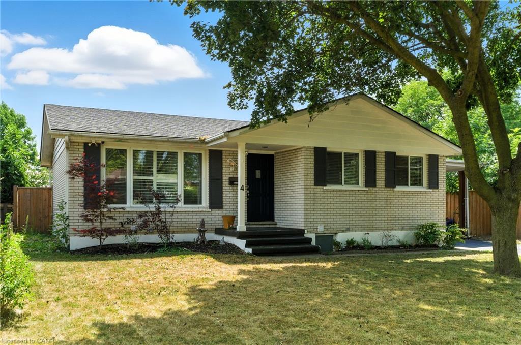 4 Ronald St, Brantford, ON N3R 3C4
