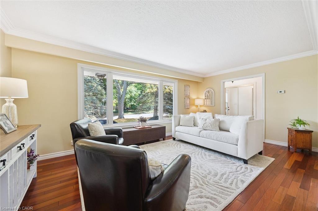 15 Karen Ave, Guelph, ON N1G 2N8