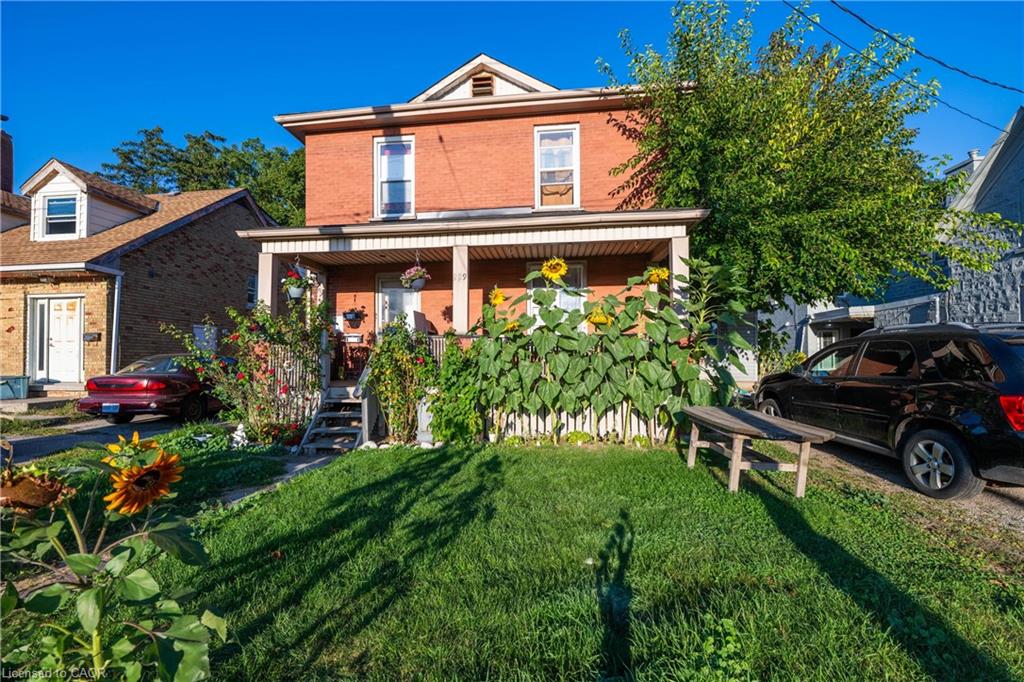 229 Water St N, Cambridge, ON N1R 3B9