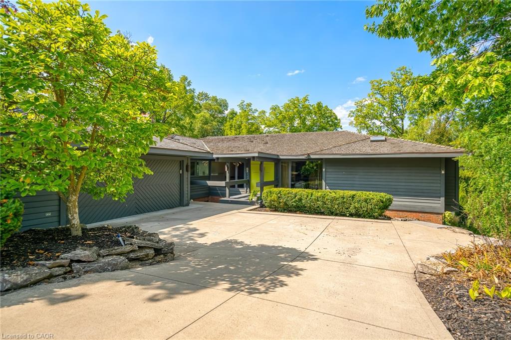 2 Briarfield Cres, St. Catharines, ON L2T 3T5