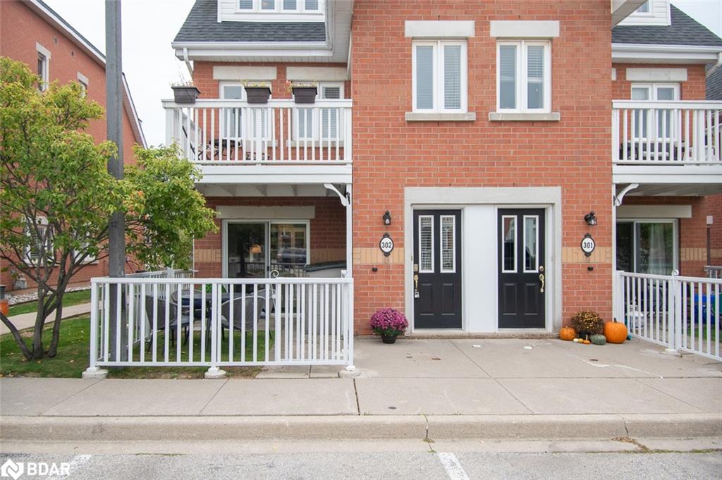 1701 Lampman Avenue Unit 302, Burlington, ON L7L 6R7