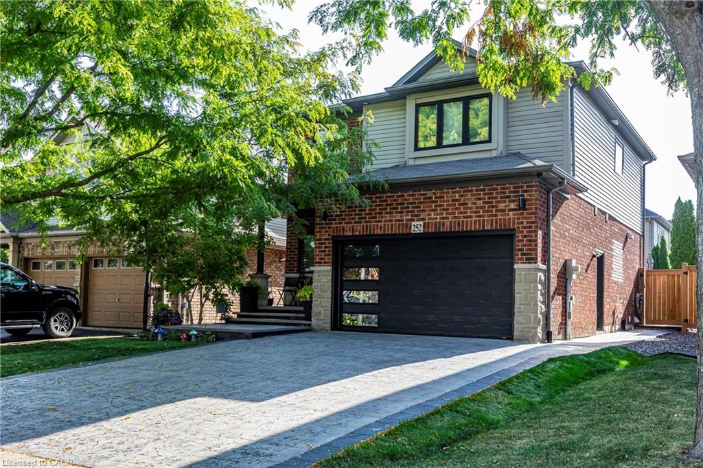252 Upper Mount Albion Rd, Hamilton, ON L8J 0B1