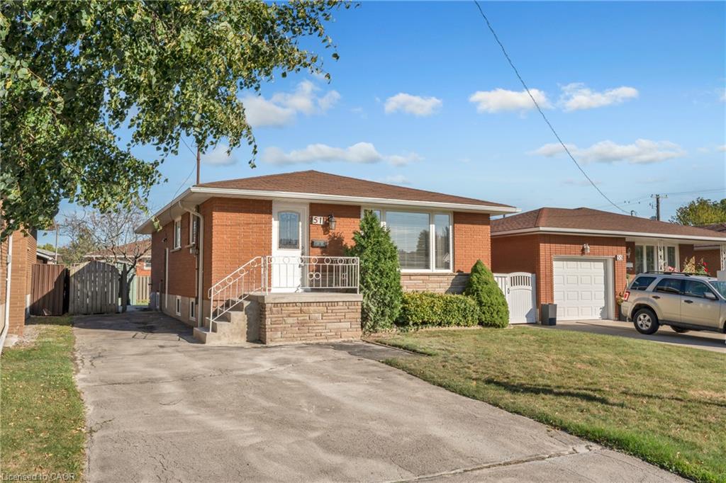 51 Bonaventure Dr, Hamilton, ON L9C 4P4