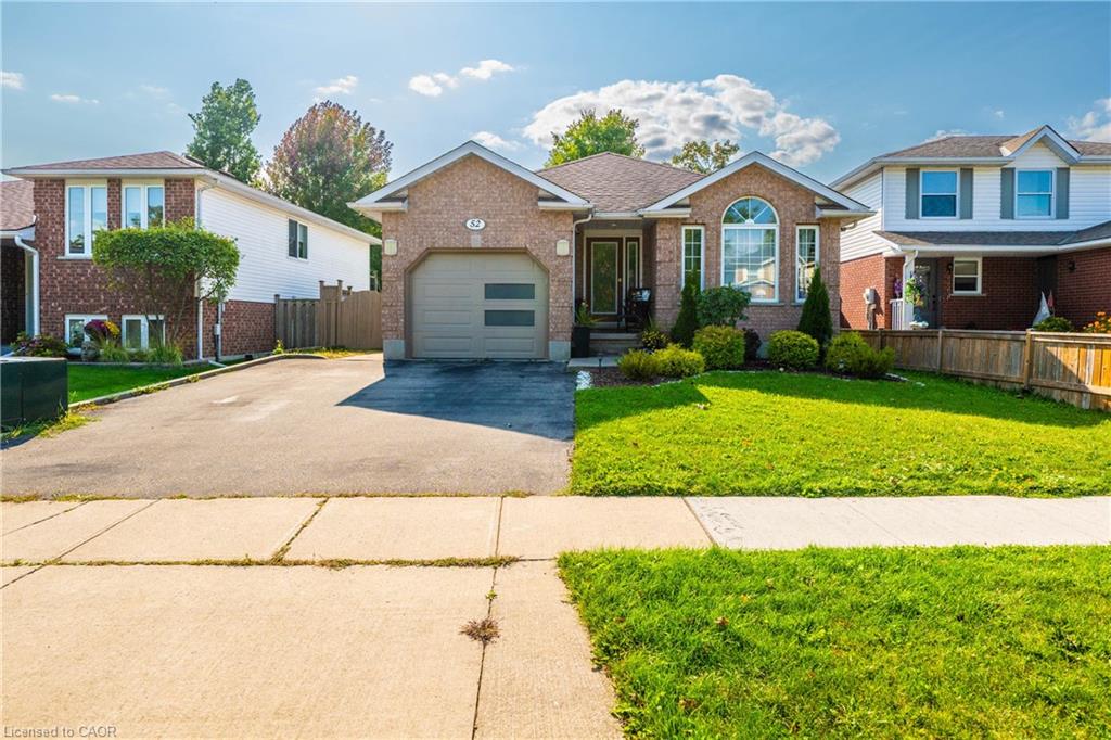 52 Dawn Cres, Cambridge, ON N3C 4A9