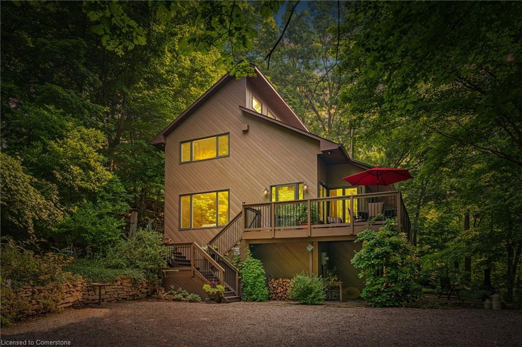 141 Valley Rd, Hamilton, ON L9H 5E2