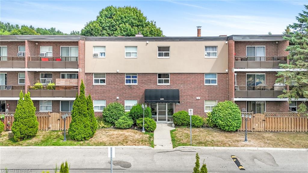 640 Grey Street Unit 206, Brantford, ON N3S 4Y3
