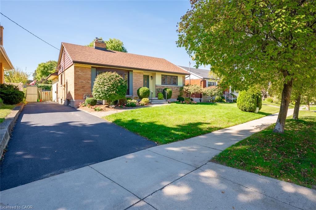 97 Ellis Cres S, Waterloo, ON N2J 2B9