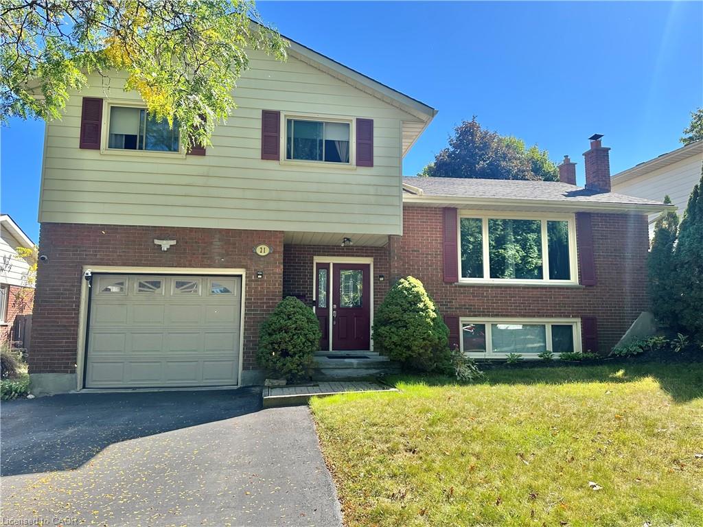 21 Carriage Rd, Simcoe, ON N3Y 4Y3
