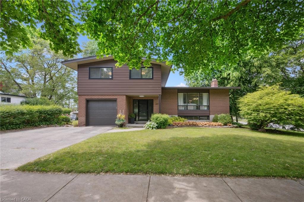 321 Dixon St, Kitchener, ON N2G 3G1
