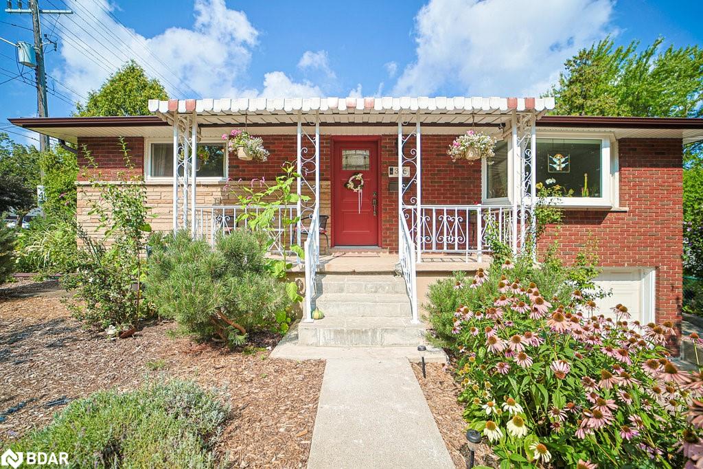 316 Upper Paradise Rd, Hamilton, ON L9C 5C4