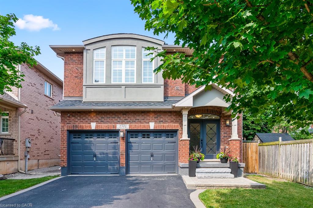 2301 Baronwood Dr, Oakville, ON L6M 4Z6
