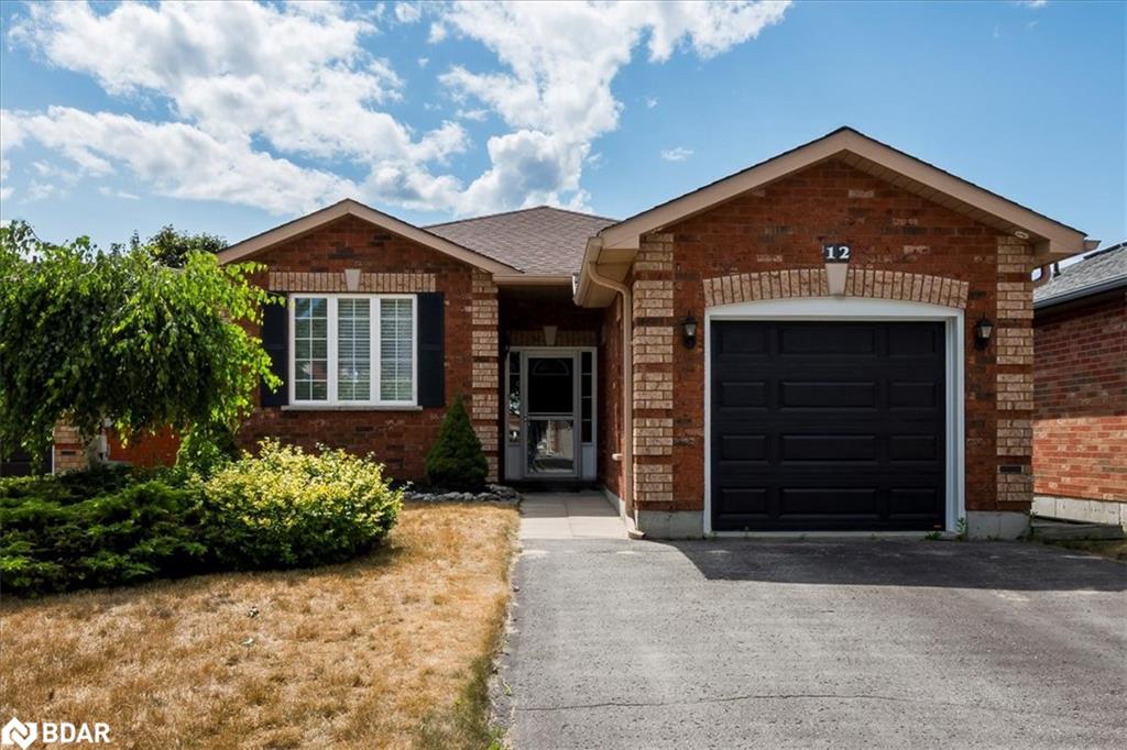 12 Revelstoke Ct, Barrie, ON L4N 8X7