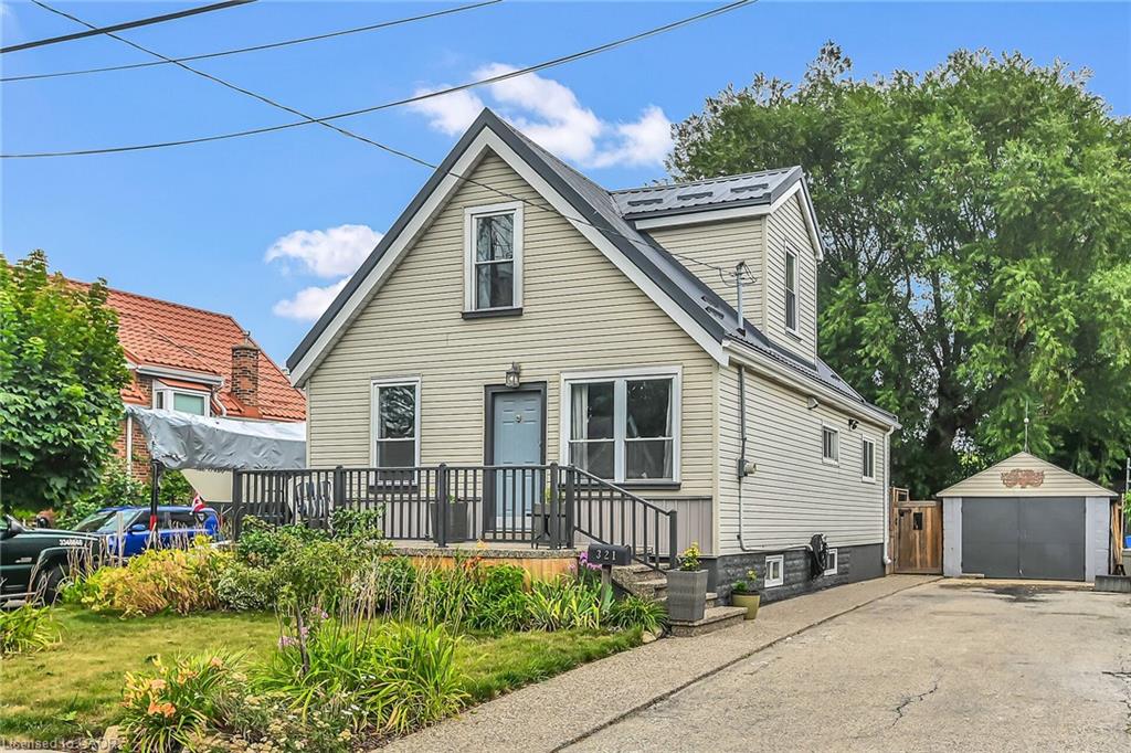 321 E 12th St, Hamilton, ON L9A 3X9