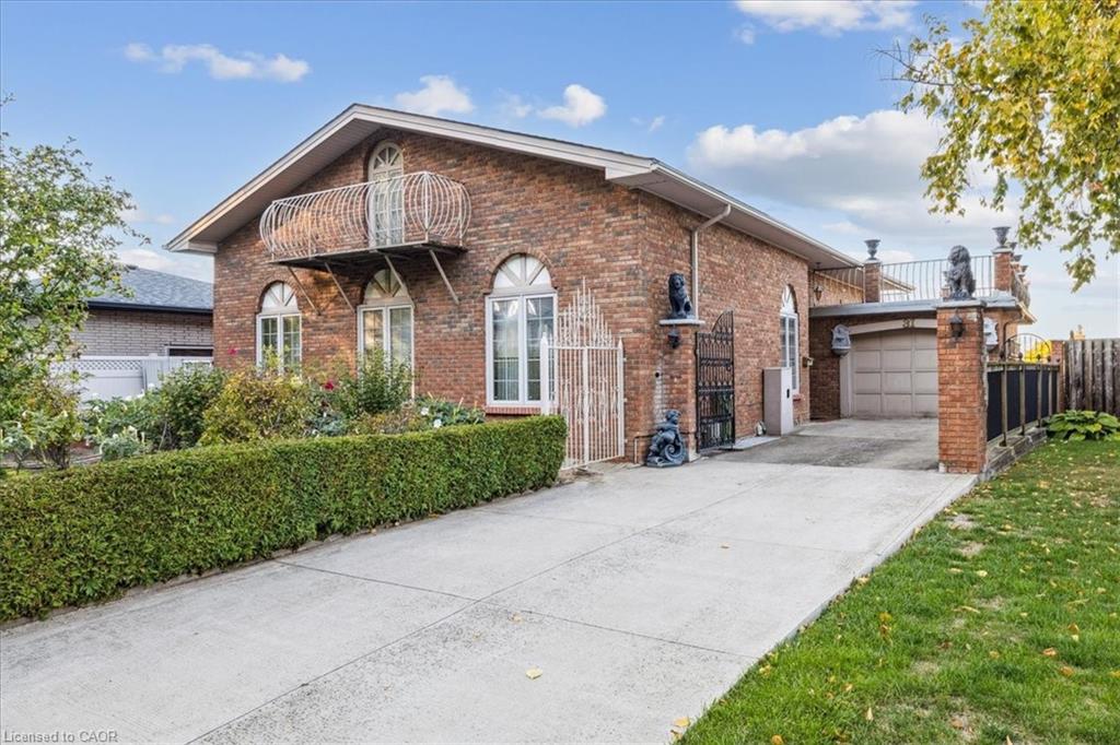 31 Palm Ct, Hamilton, ON L8G 2T9