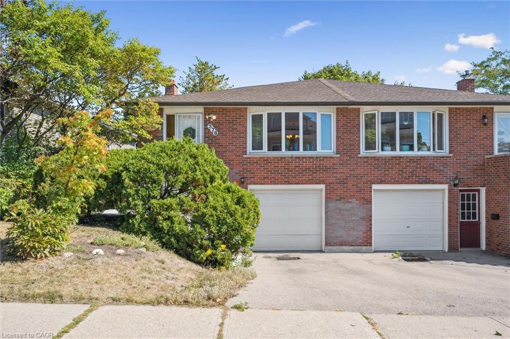 376 Westwood Dr, Kitchener, ON N2M 2L6