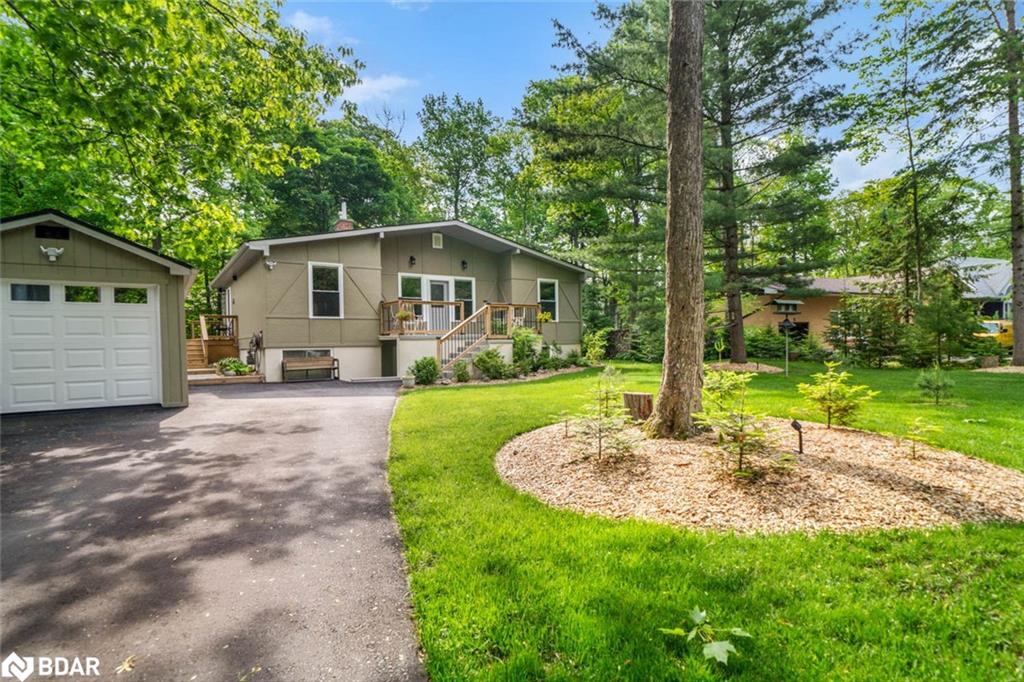 11 Duquette Ct, Tiny, ON L9M 0H3