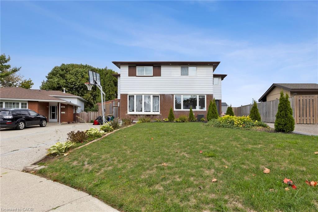122 Mooregate Cres, Kitchener, ON N2M 2G1