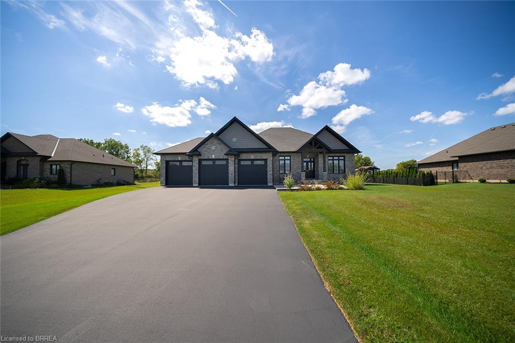 21 Tedley Blvd, Brantford, ON N3T 0E3