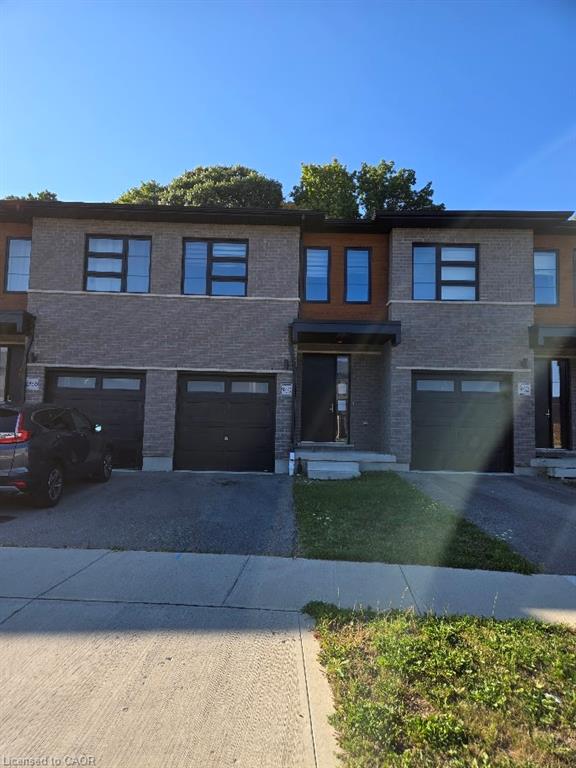 940 Robert Ferrie Dr, Kitchener, ON N2R 0P9