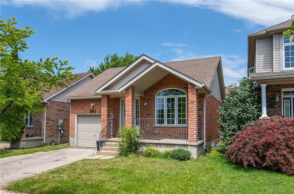 863 Brandenburg Blvd, Waterloo, ON N2T 2X6