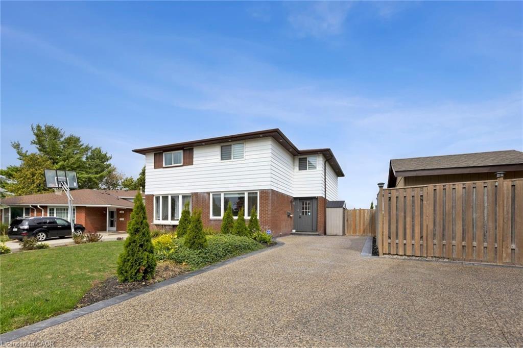 122 Mooregate Cres, Kitchener, ON N2M 2G1