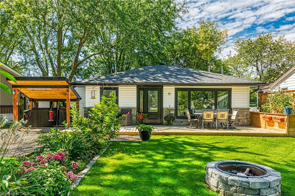 19 3rd St, Selkirk, ON N0A 1P0