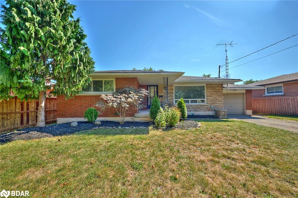7 Joanna Dr, St. Catharines, ON L2N 1V1