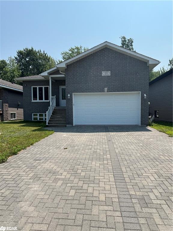 211 Thelma Ave, North Bay, ON P1A 4M9