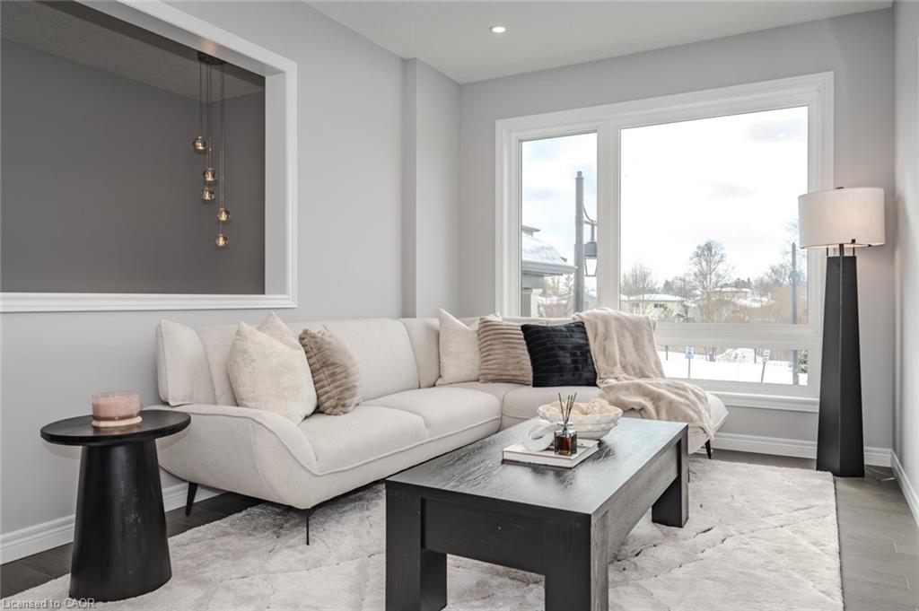 23 Sora Ln, Guelph, ON N1E 0T4