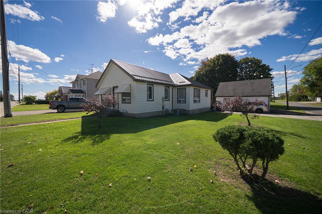 8 Queen St, Langton, ON N0E 1G0