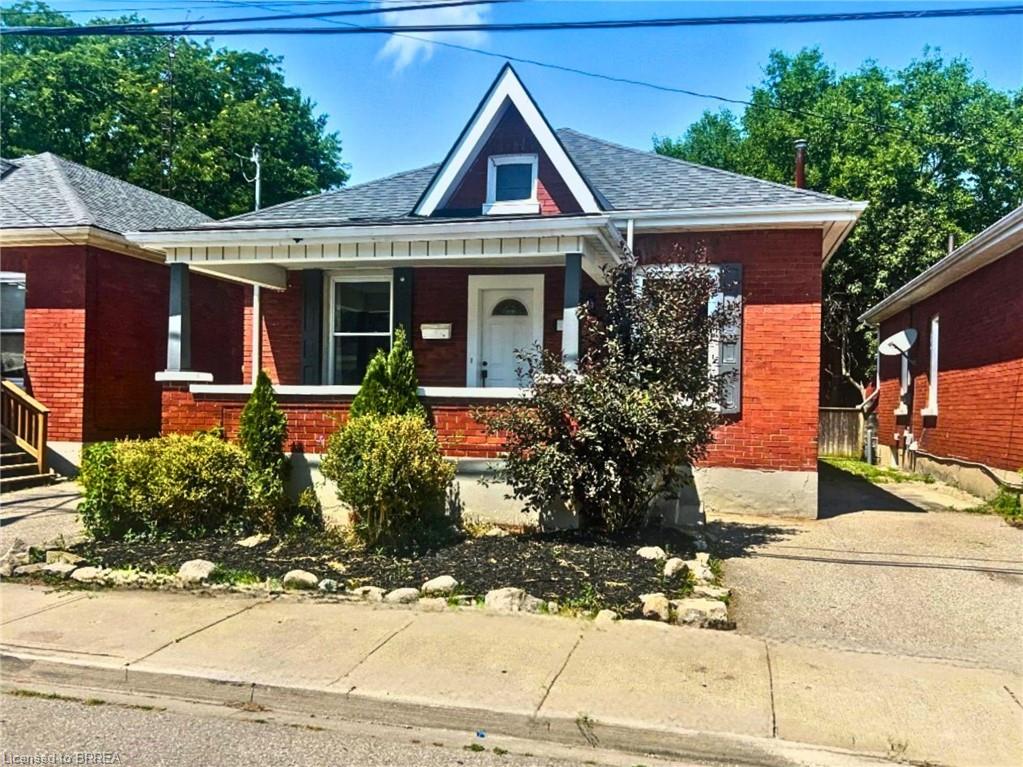13 Salisbury Ave, Brantford, ON N3S 1M6