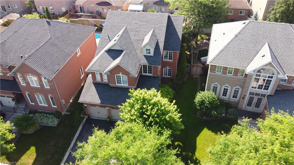 10 Berton Blvd, Halton Hills, ON L7G 6A5