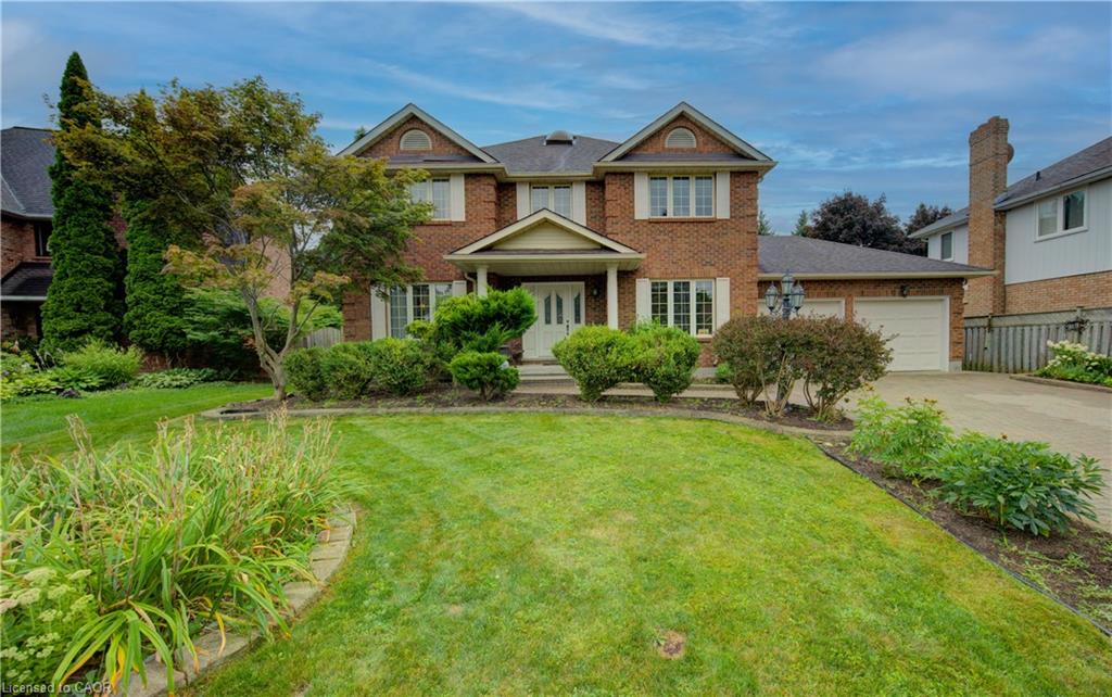 531 Sandbrooke Ct, Waterloo, ON N2T 2H4