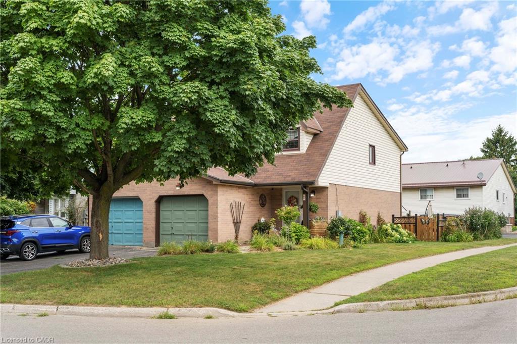 1 Freeman Cres, Simcoe, ON N3Y 5J9