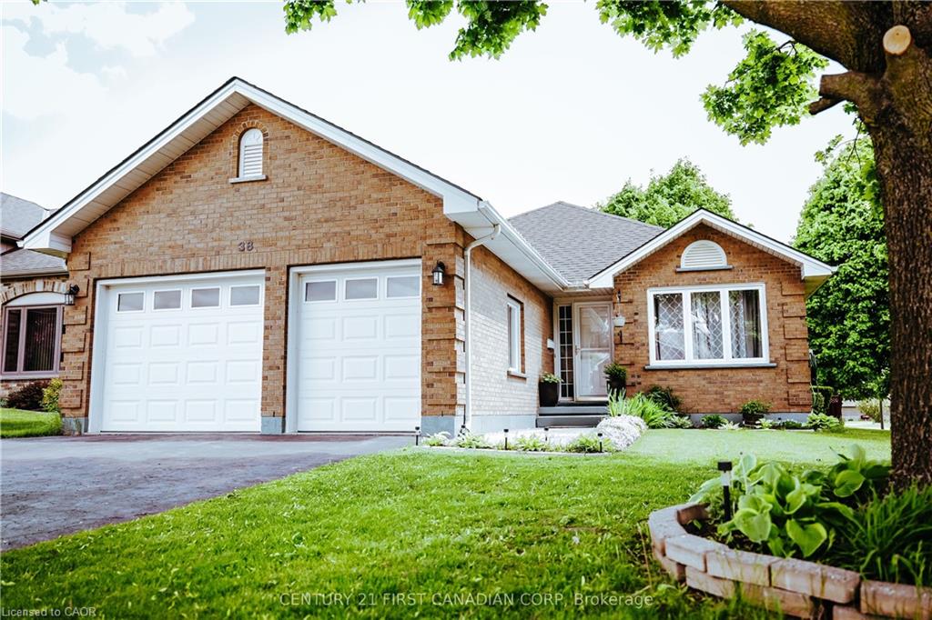 38 St Michaels St, Delhi, ON N4B 3C8