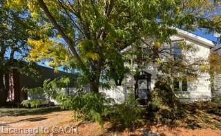 126 Michigan Ave, Point Edward, ON N7V 1E6