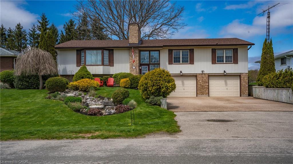 54 Bee St, Booth's Harbour, ON N0E 1P0