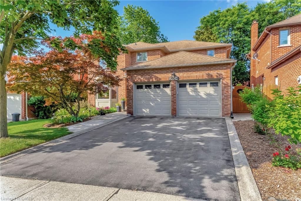 2024 Markle Dr, Oakville, ON L6H 3T3