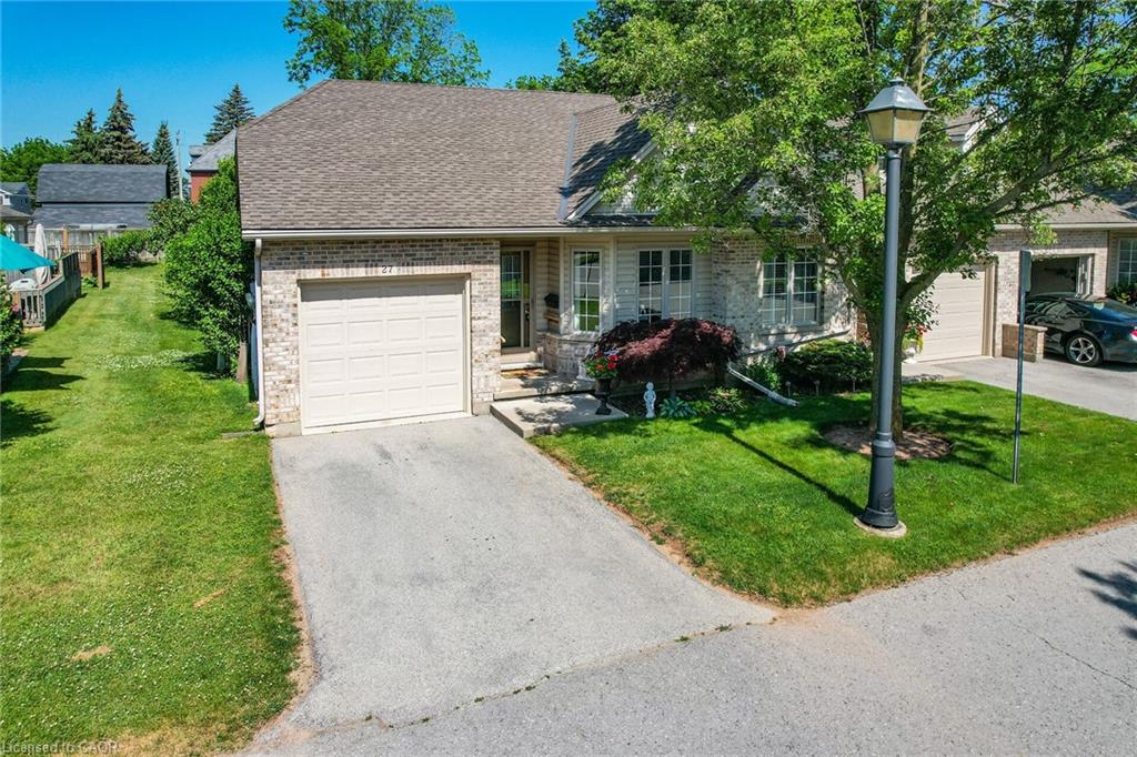 303 Central Avenue Unit 27, Grimsby, ON L3M 5L7