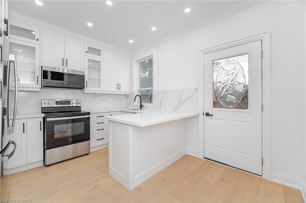 285 Charlton Ave, Hamilton, ON L8P 2E4