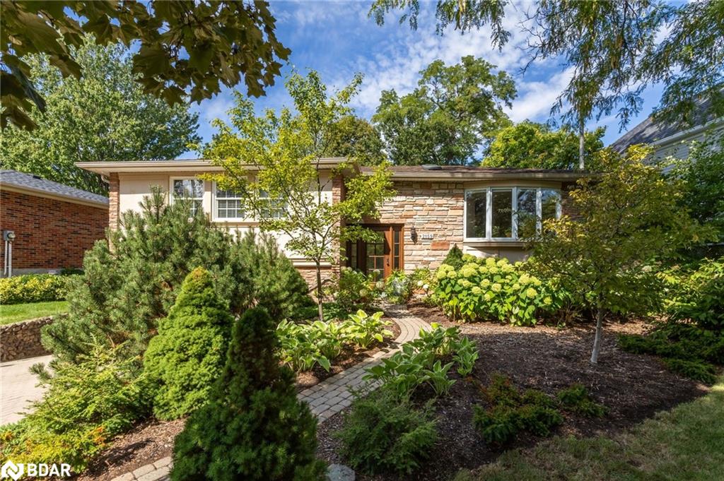 2159 Hixon St, Oakville, ON L6L 1T5