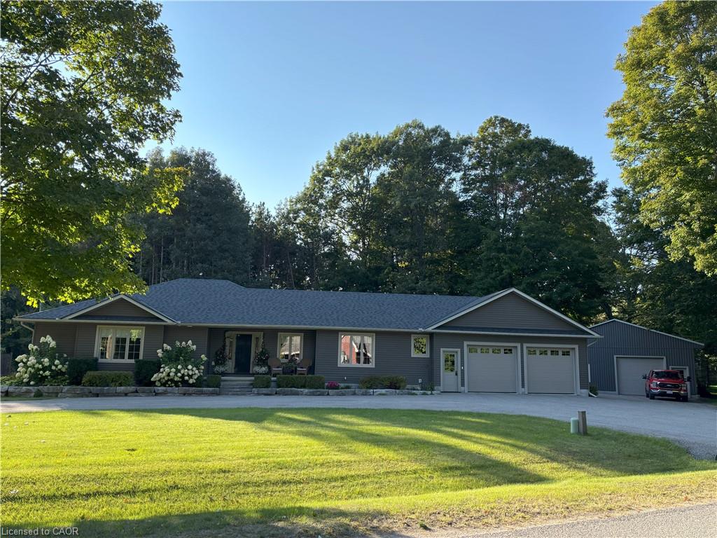 22 Gordon Rd, Tiny, ON L0L 2T0