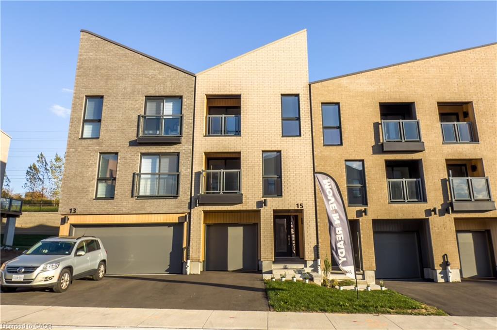 15 Urbane Blvd, Kitchener, ON N2E 0H8