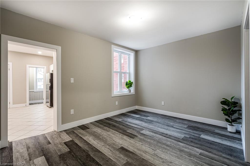 100 Sherman Ave N, Hamilton, ON L8L 6M5