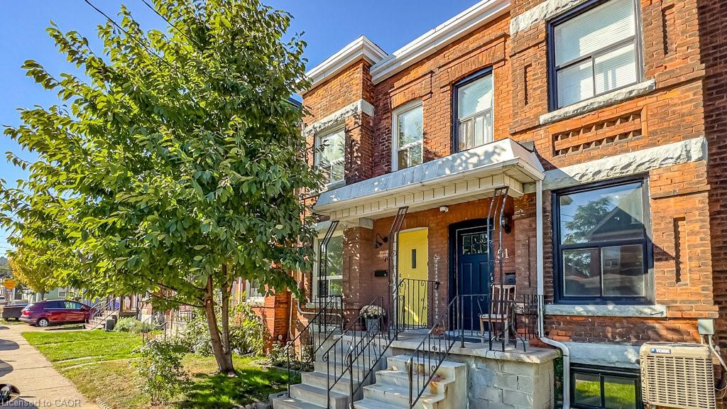 49 Madison Ave, Hamilton, ON L8L 5Y5