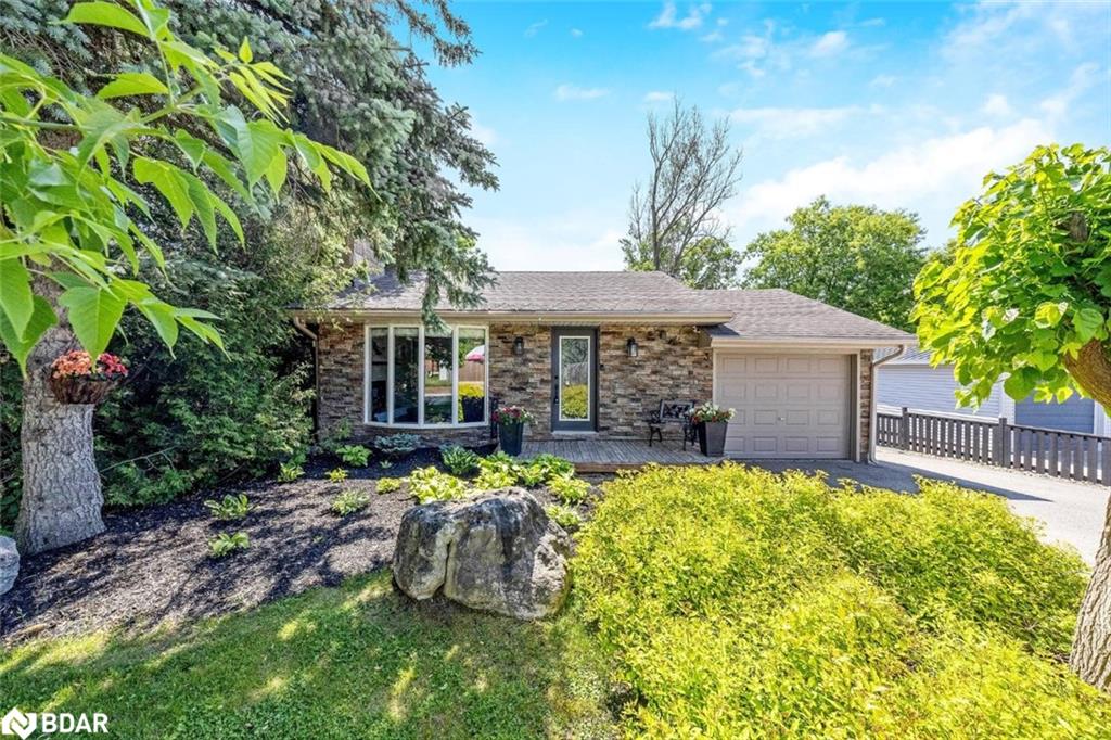 3 Lorne St, Erin, ON N0B 1T0