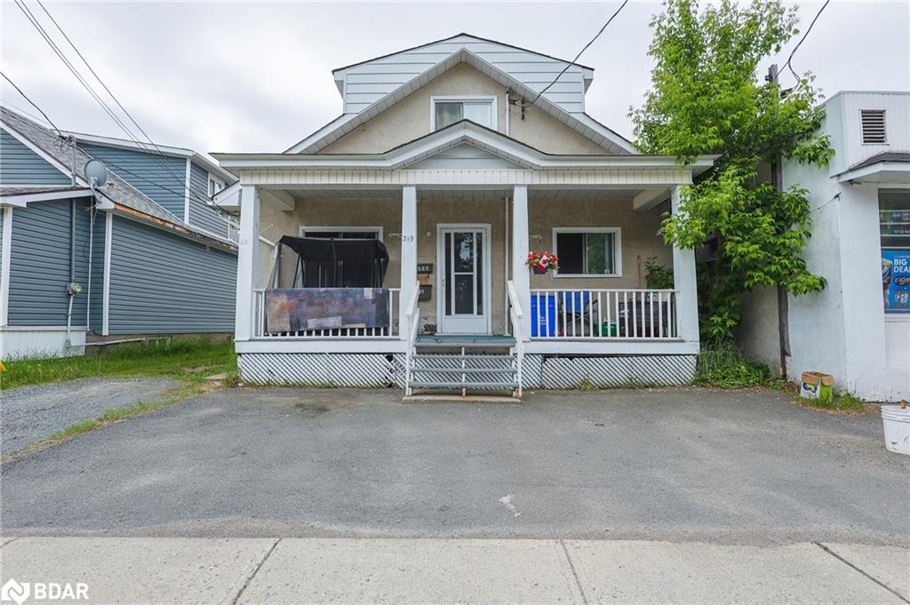 219-221 King St, Greater Sudbury, ON P3C 2W2