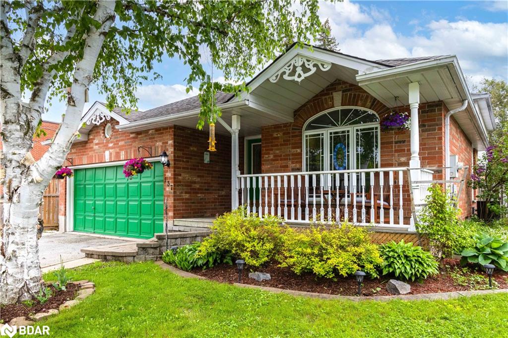 137 Queen St, New Tecumseth, ON L9R 1K4